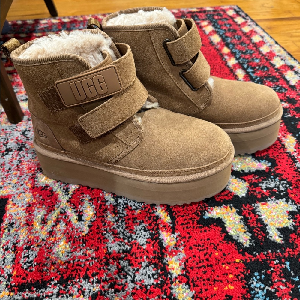 UGG Neumel Platform Boots Size 8